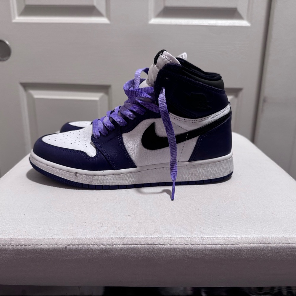 Jordan Women's Sneakers in Purple and White - Picture 3 of 4